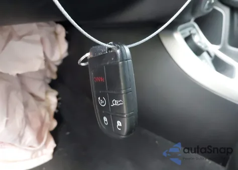 2018 Jeep Compass Latitude 4X4 z USA, uszkodzony, nr VIN 3C4NJDBB1JT434733